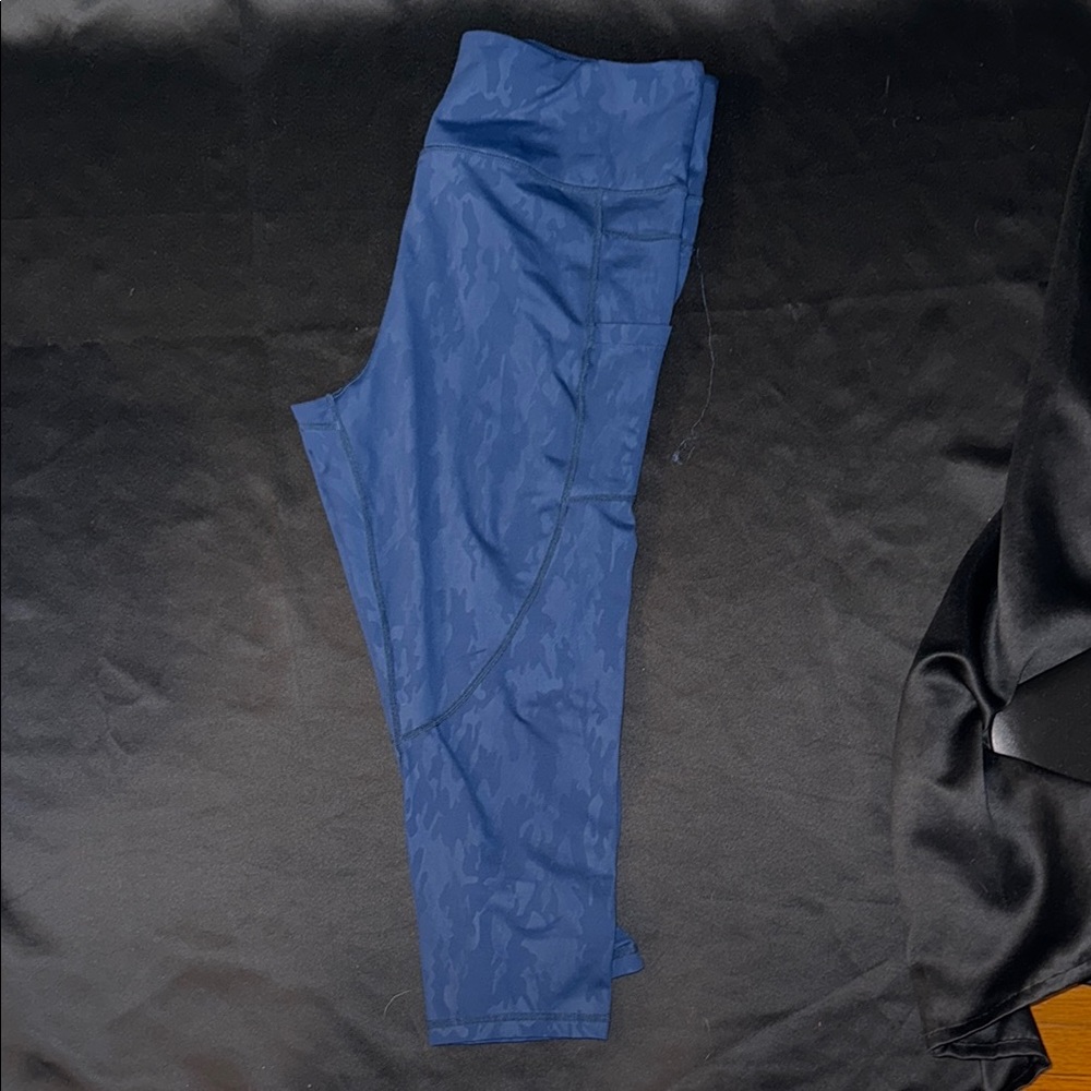 Blue ZYIA Capri Leggings